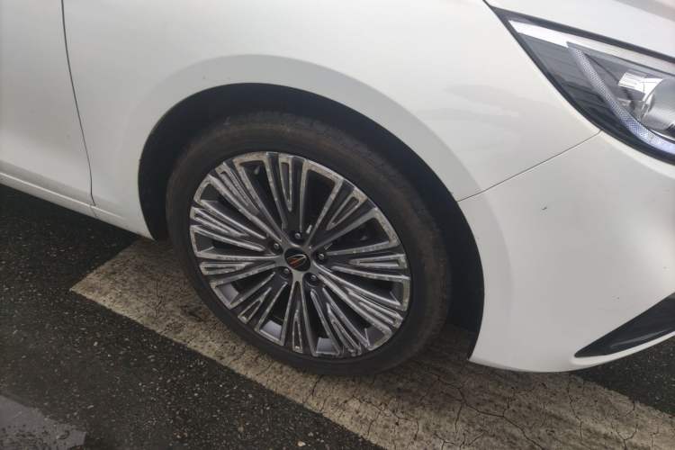 Used Hongqi H5 2022 Classic Model 1.8T Automatic Smart Connect Flagship Edition
