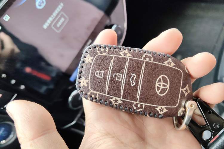 Used Toyota Corolla 2016 Dual-Engine 1.8L E-CVT Elite Edition
