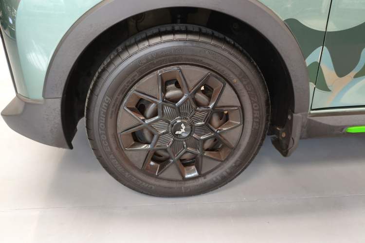 Used Wuling Hongguang MINIEV 2022 GAMEBOY 300km Enthusiast Model with Lithium Iron Phosphate Exterior 4