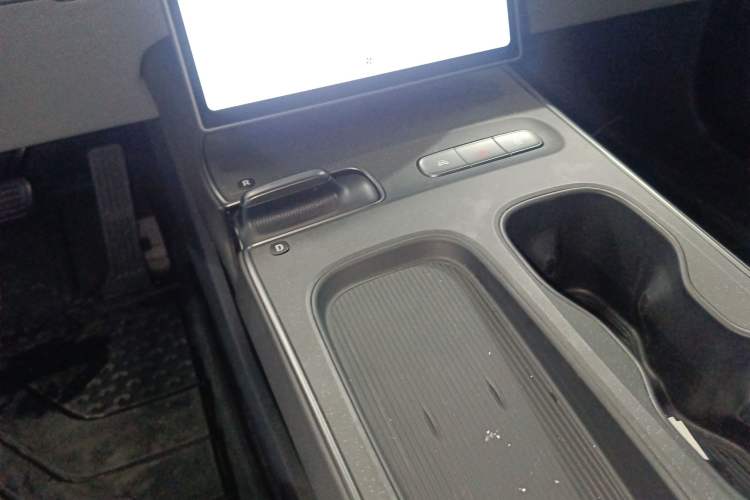 Used Nio ET5T 2024 75kWh Touring Gear Lever