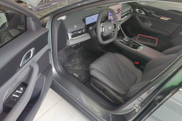 Used Geely Galaxy A7 2025 Model EM-i 70km Exploration Edition Driver Seat