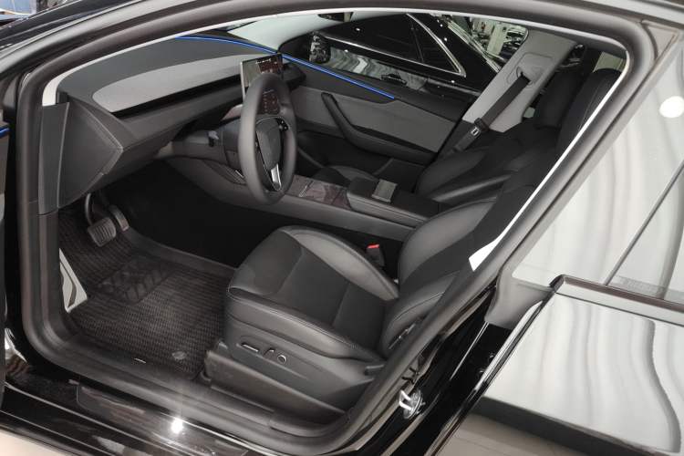 Used Tesla Model Y 2025 Rear-Wheel-Drive Version Left Front Seat