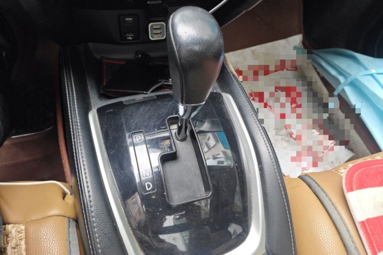 Used Nissan X-Trail 2014 2.0L CVT Comfort Edition 2WD Gear Lever