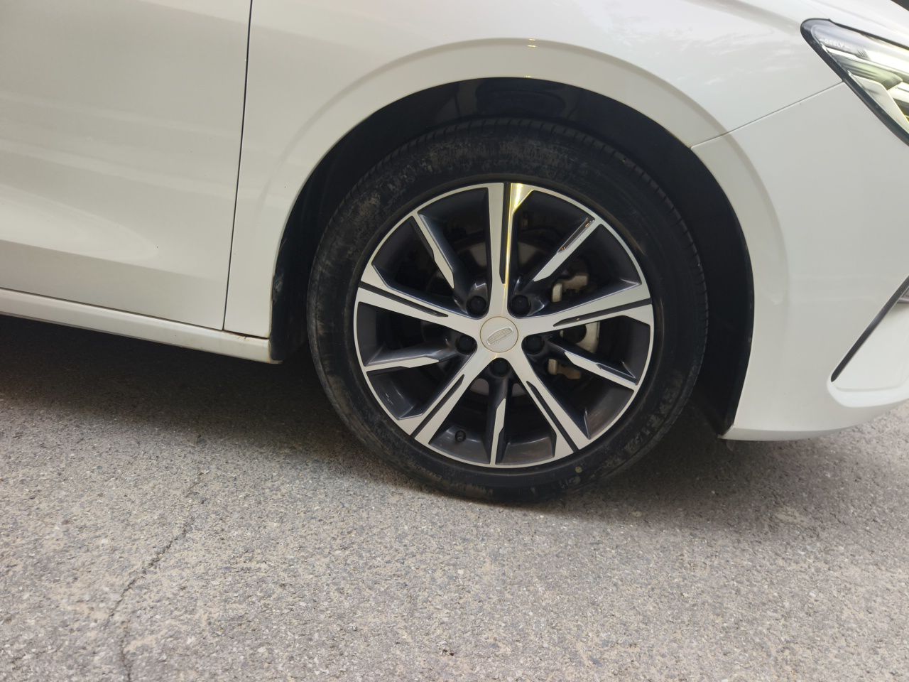 Geely Auto Emgrand 2022 4th Generation 1.5L CVT Luxury Model - Premium — снимка 8