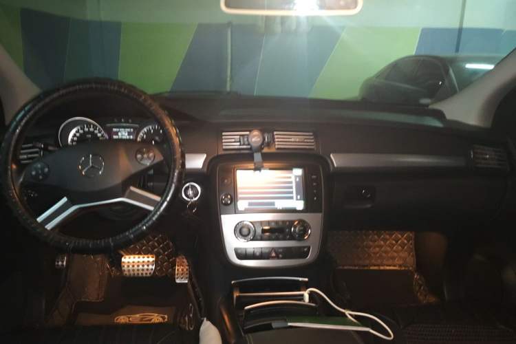 Used Mercedes-Benz R-Class 2015 R 320 4MATIC Luxury Model Headliner