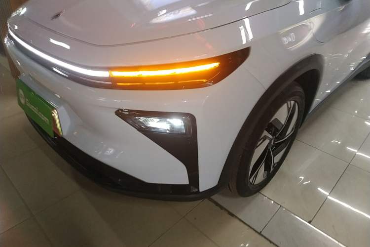 Used Livan Livan 7 2023 605km Hunter Light