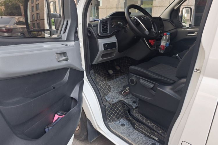 Used SAIC MAXUS Xintu V80 2021 2.0T Manual Classic Aoyuntong 127 PS Mid-axle Mid-roof 6/7/8/9-Seater Driver Seat