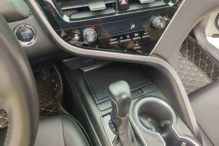 Used Toyota Camry 2022 2.0GVP Premier Edition Gear Lever