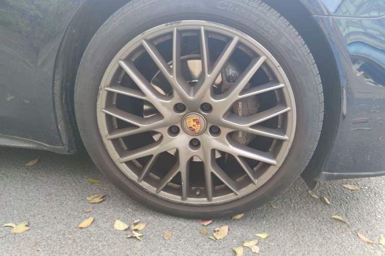 Used Porsche Panamera 2021 Panamera 2.9T Right Front Wheel Hub