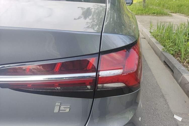 Used Roewe i5 2021 1.5L CVT Starry Edition