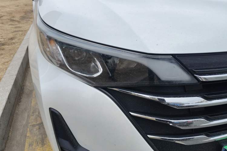 Used GAC Trumpchi M6 2019 270T Automatic Luxury Edition (7-seater) China V Standard Right Front Headlight