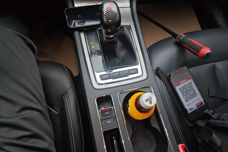 Used Roewe i6 2020 PLUS 1.6L CVT 4G Connected Glory Flagship Edition
