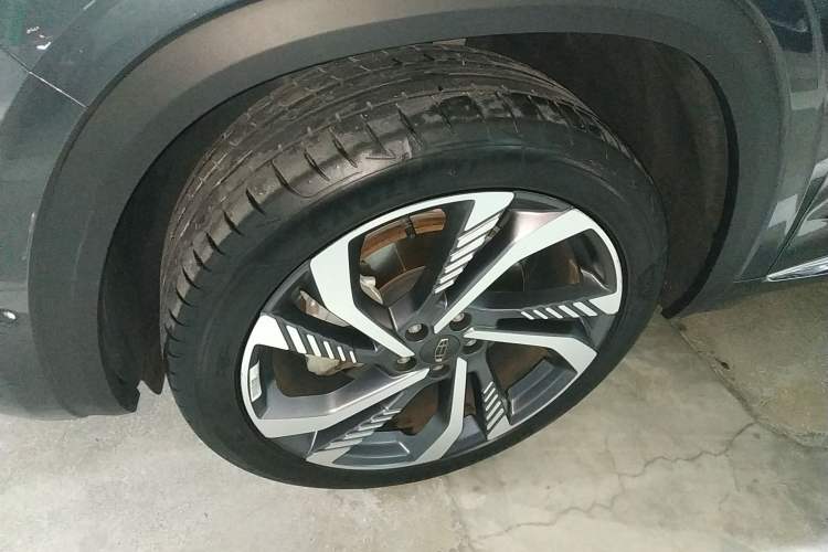 Used Geely Auto Monjaro L 2021 2.0TD DCT EVO Two-Wheel Drive Smart Luxury Version Left Front Wheel Hub