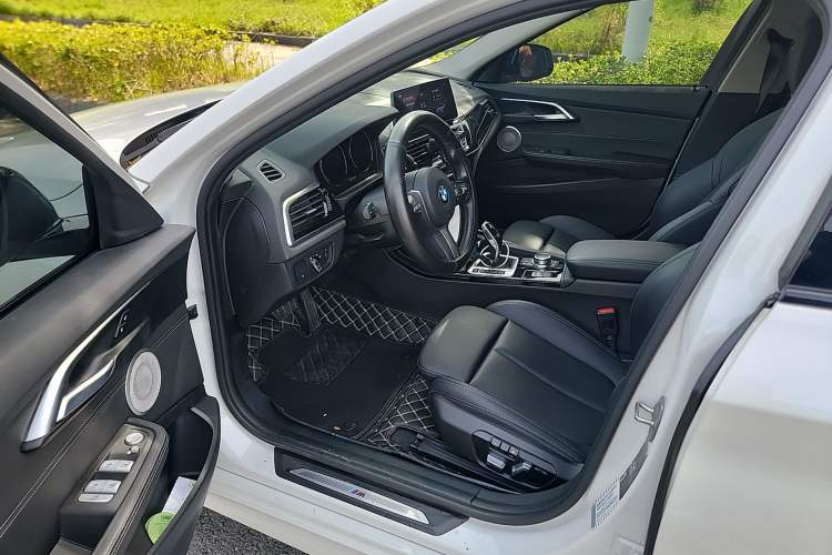 Used BMW 1 Series 2022 120i M Sport Night Edition Interior 3