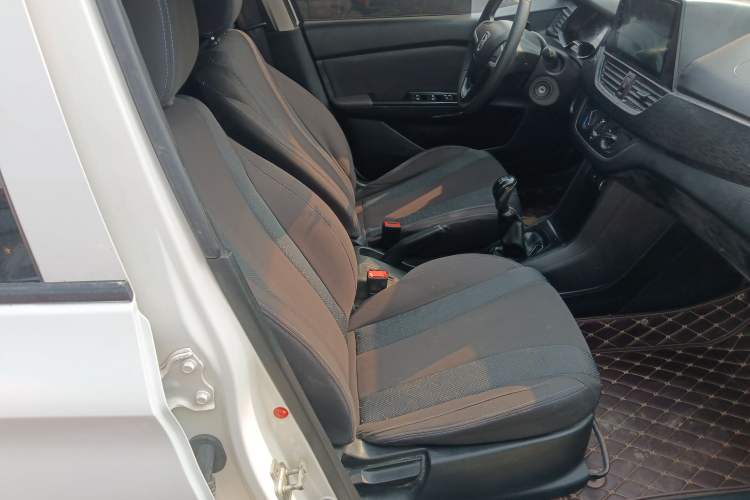 Used Baojun 310 2016 1.2L manual Comfort trim level
