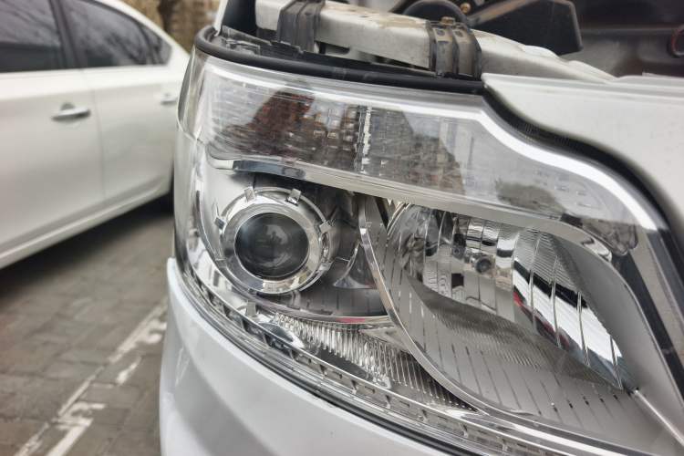 Used CHANGAN KAICHENG Ruixing M60 2023 1.5L GDI Comfort Van 2-Seater Right Front Headlight