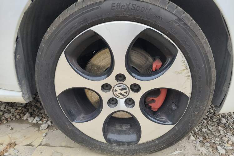 Used Volkswagen Polo 2012 1.4TSI GTI Right Front Wheel Hub