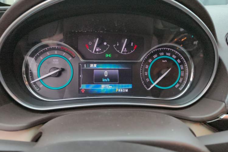 Used Buick Regal 2014 2.0L Elite Fashion Edition Odometer Close Up