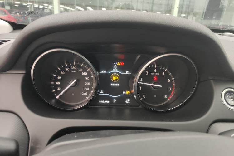 Used Land Rover Discovery Sport 2019 240 PS SE Dynamic Version China VI Standard Instrument Cluster