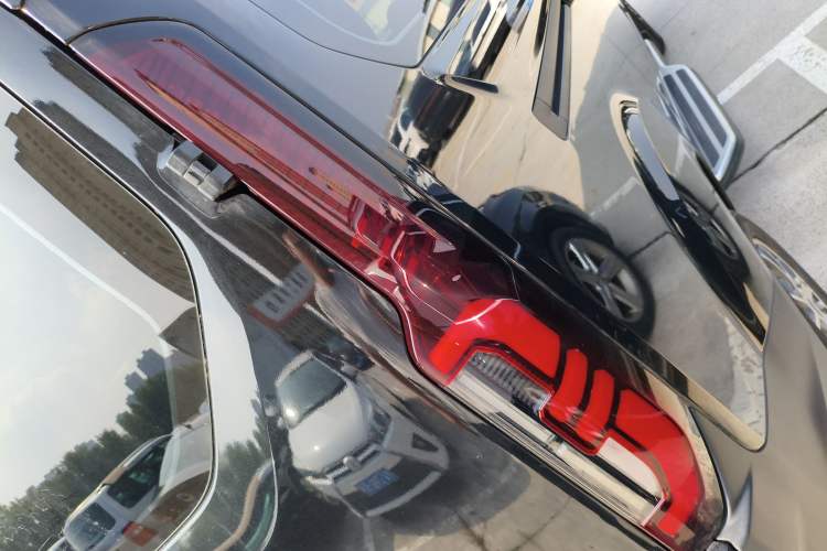 Used Ford Transit 2023 2.0T Gasoline Automatic Multi-Function Commercial Vehicle Mid-Drive Mid-Roof 5/6 Seats