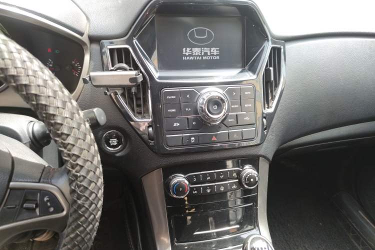 Used Huatai Santa Fe 2016 1.5T Gasoline Manual Two-Wheel Drive Smart Enjoyment i3 Model Audio And AC Panel
