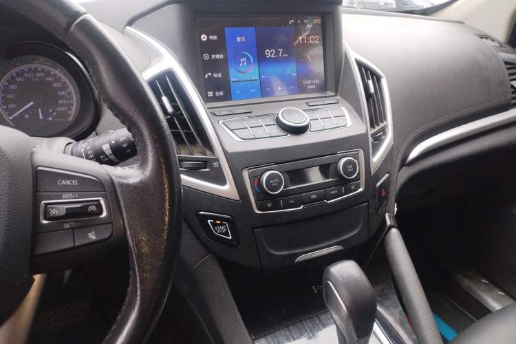 Used Dongfeng Aeolus AX7 2016 2.0L Automatic Zhiyi Trim Audio And AC Panel