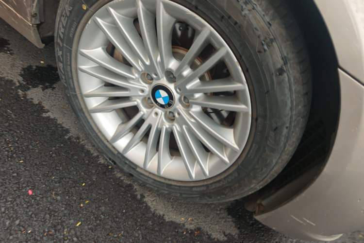 Used BMW 5 Series 2014 525Li Leading Model Right Front Wheel Hub