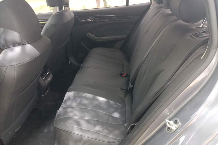 Used Roewe i5 2021 1.5L CVT Platinum Edition