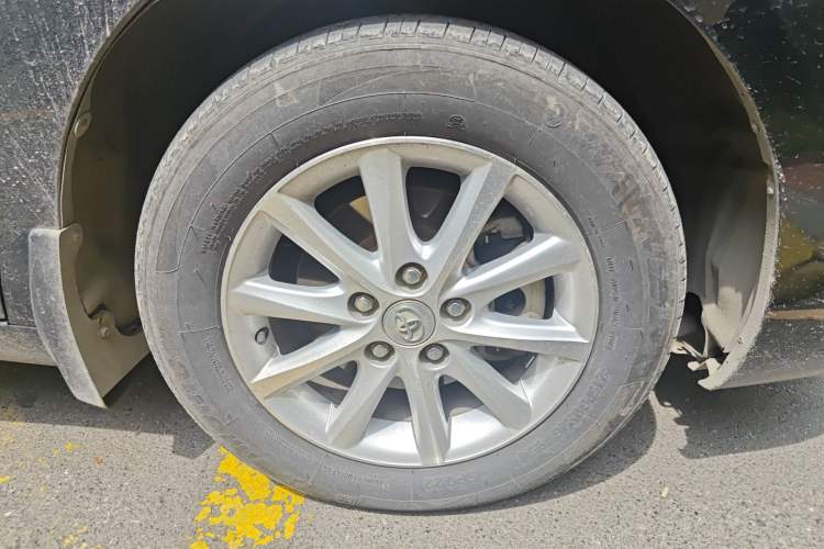 Used Toyota Camry 2011 200G Classic Anniversary Edition Right Front Wheel Hub