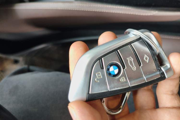 Used BMW 5 Series 2019 530Li Leading Model Luxury Package Vehicle Key