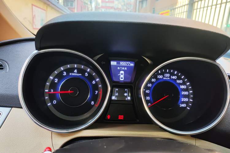 Used Hyundai Elantra (5th Generation / Langdong) 2012 1.6L Manual Leading Model