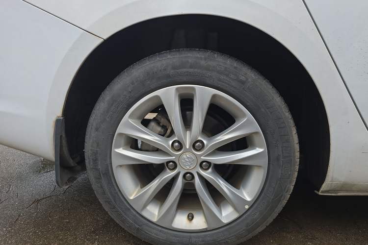 Used Buick Verano 2019 Sedan 20T Dual-Clutch Leading Model
