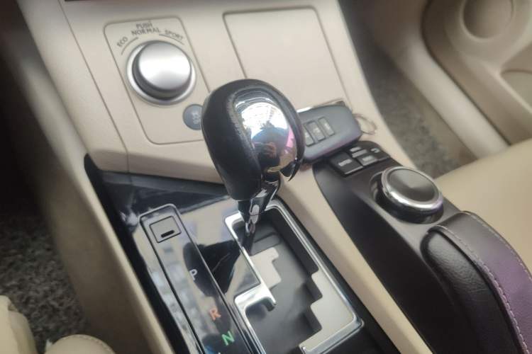 Used Lexus ES 2013 250 Elite Edition Gear Lever