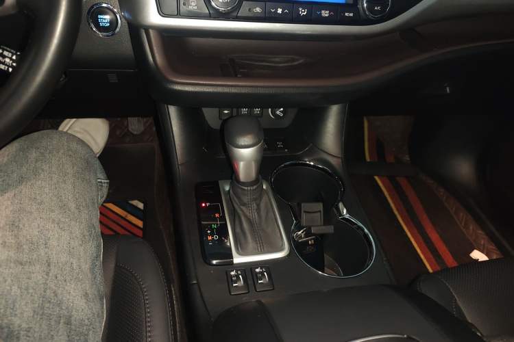 Used Toyota Highlander 2021 2.0T Four-Wheel Drive Luxury Edition 7 Seats Gear Lever