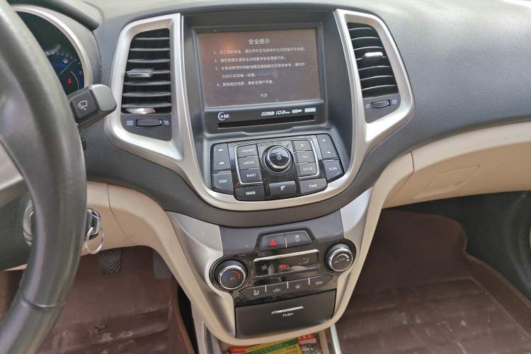 Used CHANGAN Eado 2015 1.6L Manual Luxury Model China IV Standard