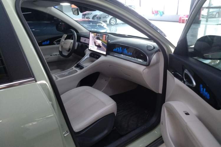 Used Geely Galaxy Geome 2025 UP 410km Exploration+ Edition
