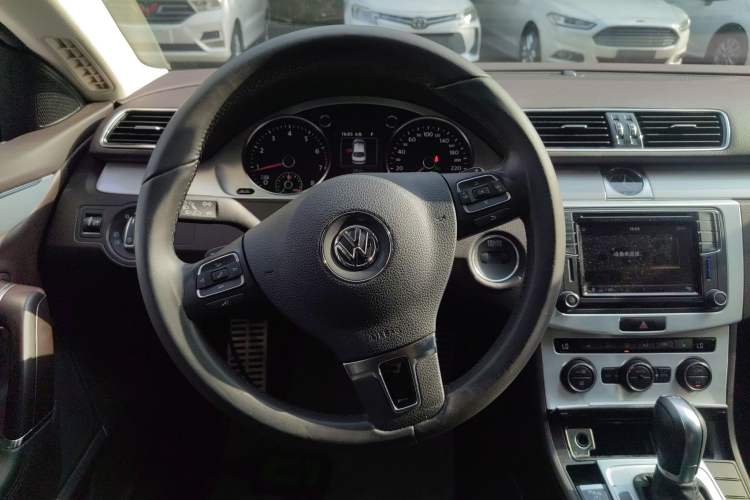 Used Volkswagen FAW-Volkswagen CC 2016 1.8TSI Luxury Model Steering Wheel