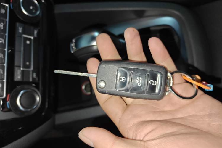 Used Volkswagen Sagitar 2014 Revised Version 1.4TSI Automatic Luxury Edition
