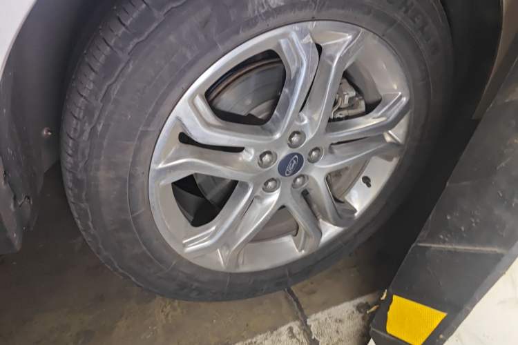 Used Ford Edge 2016 EcoBoost 245 Two-Wheel-Drive Titanium 7-Seater
