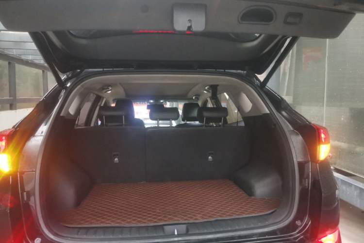 Used Hyundai Tucson 2018 1.6T Dual-Clutch Two-Wheel Drive 15th Anniversary Special Edition Trunk