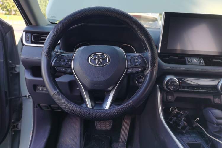 Used Toyota RAV4 2021 2.0L CVT Two-Wheel Drive Fashion Edition
