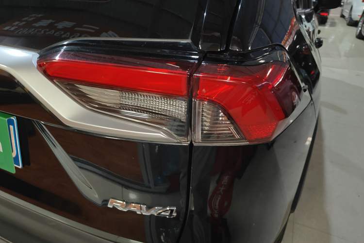 Used Toyota RAV4 2020 2.0L CVT Two-Wheel Drive Prestige Edition