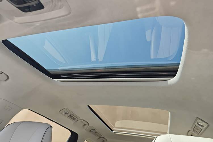 Used Denza D9 2022 DM-i 970 Four-Wheel Drive Flagship Model Headliner