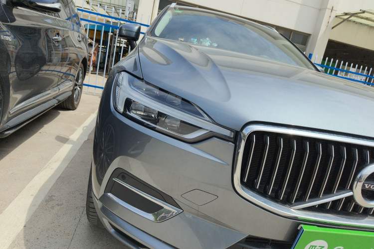 Used Volvo XC60 2019 T5 4x4 Smart Edition China VI Standard Right Front Headlight