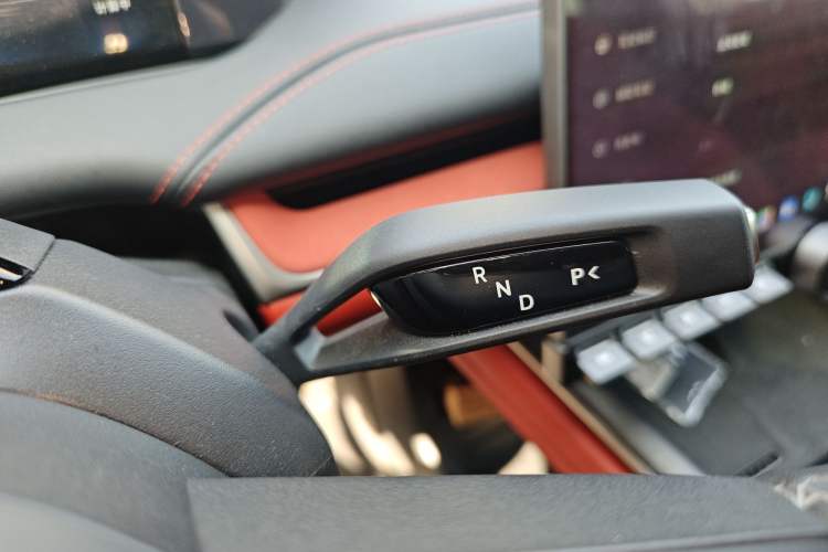 Used Xiaomi Auto SU7 2024 Four-Wheel Drive Ultra-Long Range Advanced Intelligent Driving Max Edition
