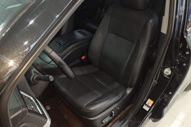 Used Toyota Highlander 2018 2.0T Four-Wheel Drive Prestige Version 7 Seats China V Emission Standard Left Front Seat