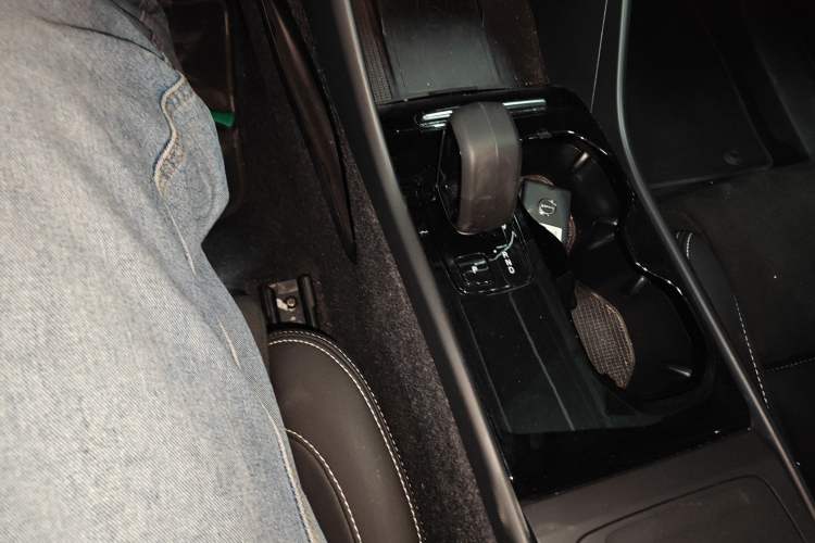 Used Volvo XC40 New Energy 2022 Long-Range Version Gear Lever