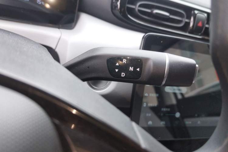 Used Leapmotor T03 2022 Agate Edition Gear Lever