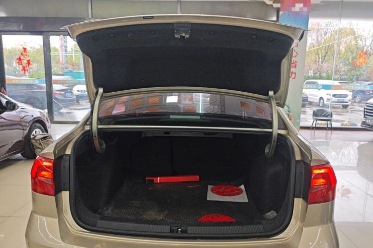 Used Volkswagen Bora 2017 1.6L Automatic Comfort Model Trunk