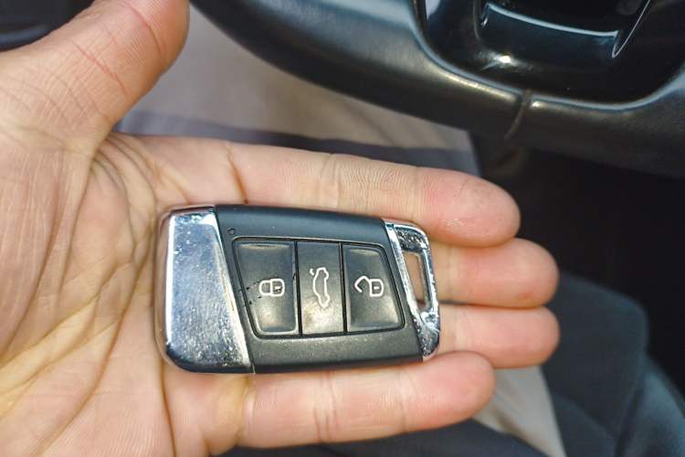 Used Volkswagen Magotan 2017 330TSI DSG Luxury Model Vehicle Key